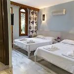 Club Antiphellos מלון 3*